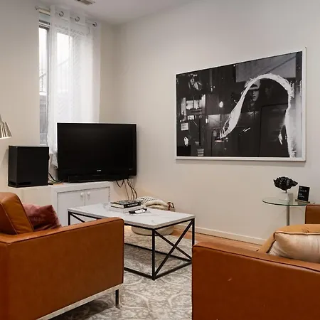 Wicker Park 2Br Apt Near Milwaukee Ave